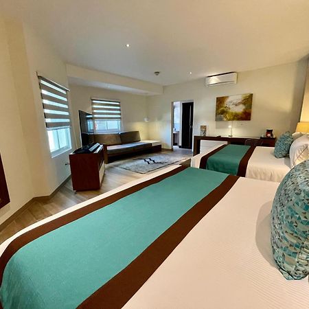 Aurea Hotel And Suites Zapopan Exterior photo