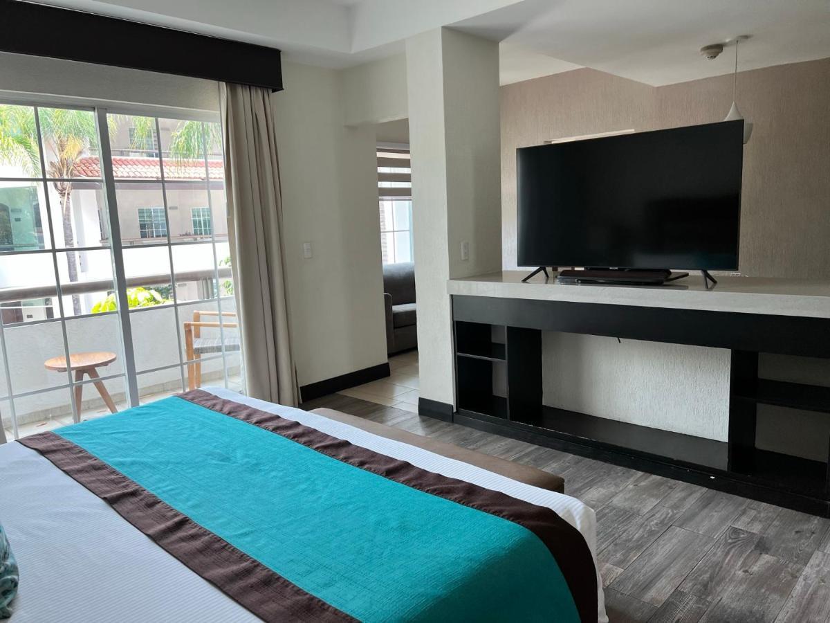 Aurea Hotel And Suites Zapopan Exterior photo